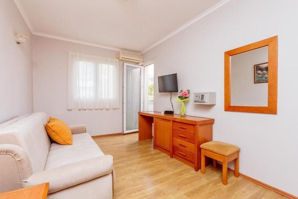 Apartments Perper Tivat Exterior foto